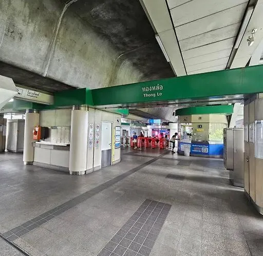 1br At Thonglor Bts Overlooking With Workspace Apartment Bangkok