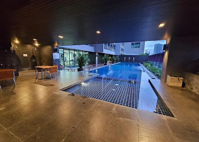 Apartment 1br At Thonglor Bts Overlooking With Workspace
