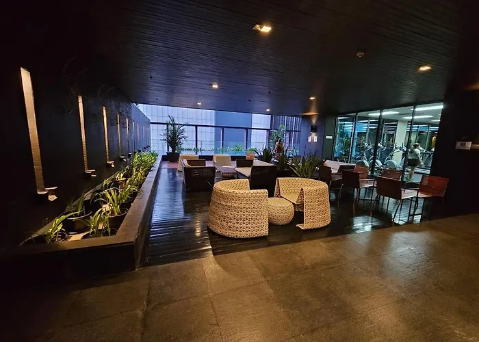 Apartment 1br At Thonglor Bts Overlooking With Workspace Bangkok