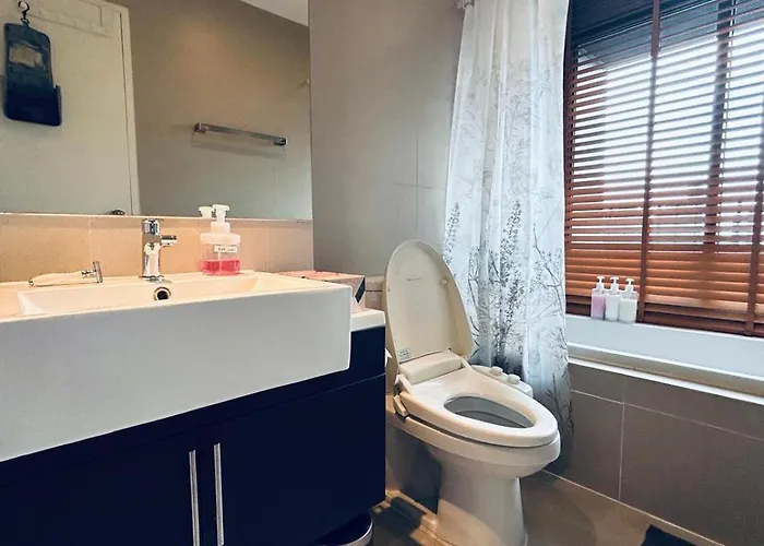 Apartment 1br At Thonglor Bts Overlooking With Workspace