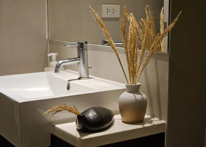 1br At Thonglor Bts Overlooking With Workspace * Bangkok